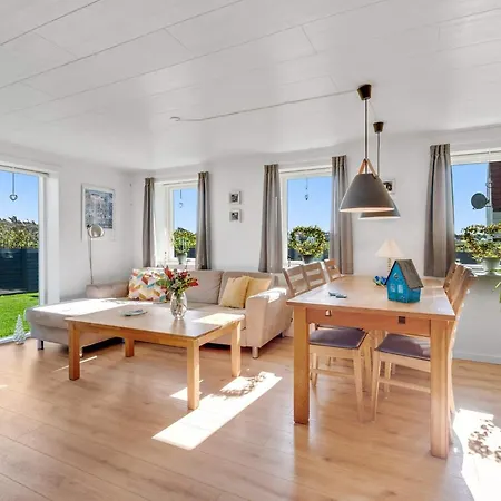 4 Star In Ferienhaus