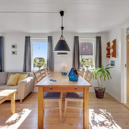 4 Star In Ferienhaus *